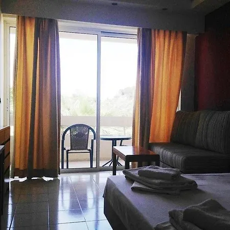 Delfinia Hotell