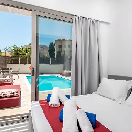 Delfinia Hotell
